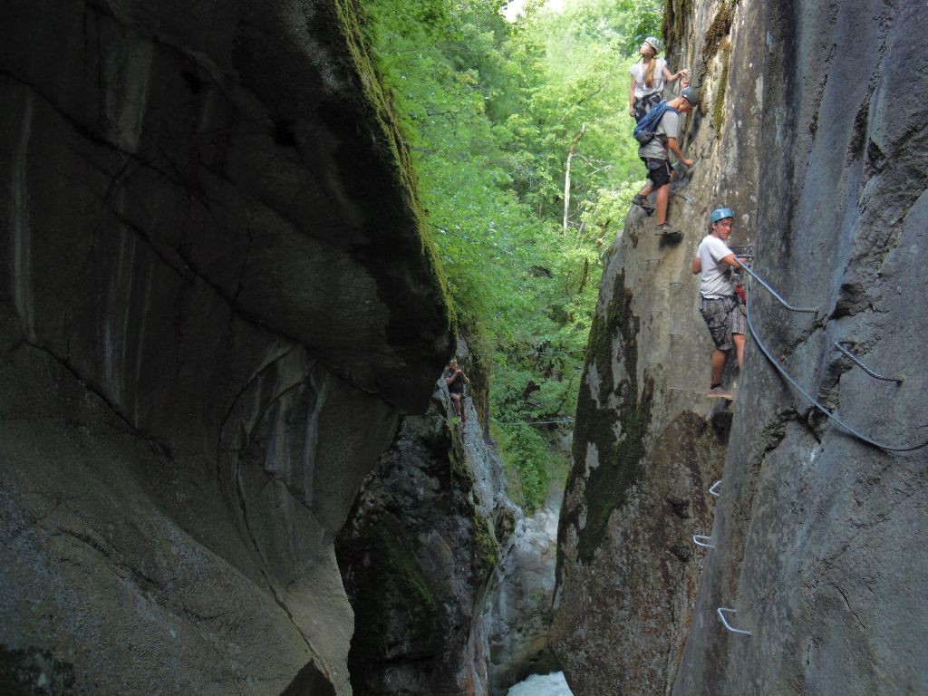 Cours, stages via ferrata et canyoning briançonnais avec un moniteur